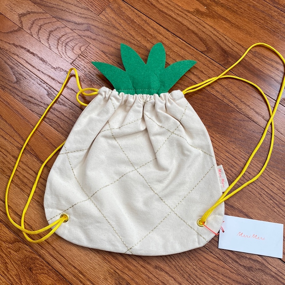Meri Meri Pineapple Cinch Backpack with 3D Felt Stem-NWT